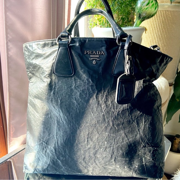 Black Prada large handbag. Double handle + Strap - Picture 10 of 16